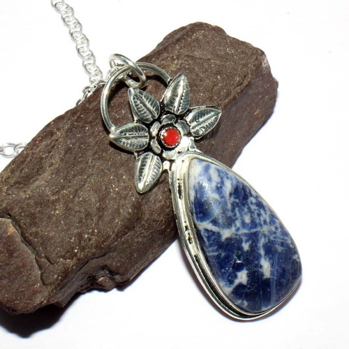 Collana foglia corallo rosso