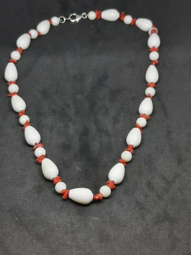 Collana corallo bianco e - di,