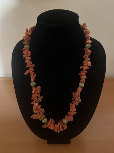Collana vintage con corallo